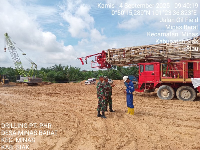 Babinsa Koramil 03/Minas Laksanakan Patroli di Lokasi Drilling Wilayah Minas Barat