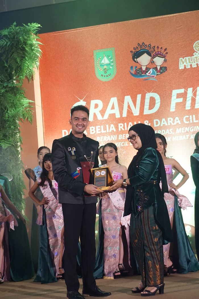Sinergi Budaya, Rumah Kebaya Motra Warnai Panggung Grand Final Duta Remaja Riau 2026 di Mutiara Merdeka