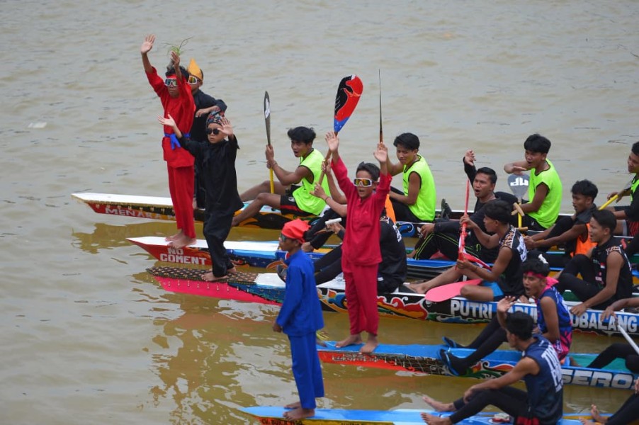 Segini Hadiah Pacu Jalur di Kuansing, Ada Kerbau dari Wapres Gibran