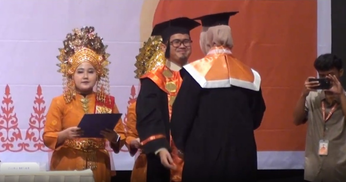 Wisuda STIE Riau Akbar ke-35, LLDIKTI Tekankan Adab dan Integritas