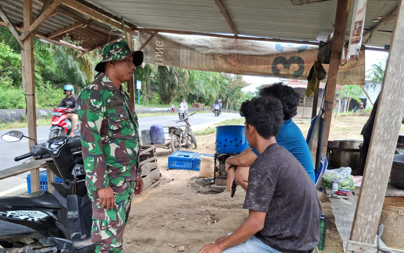 Babinsa Koramil 01 Dumai dan Security PHR Patroli Amankan Jalur Pipa Minyak di Sejumlah Titik