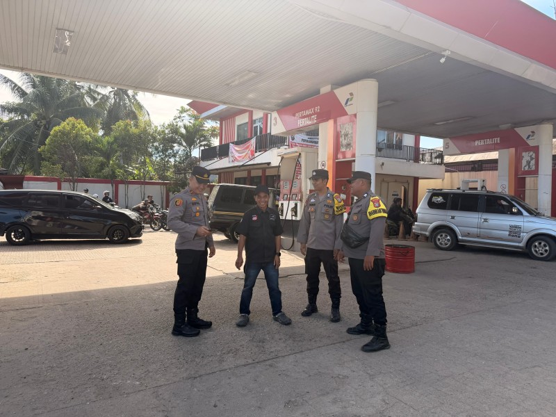 Kapolsek Tembilahan Pastikan SPBU Aman Meski Antrian Meningkat