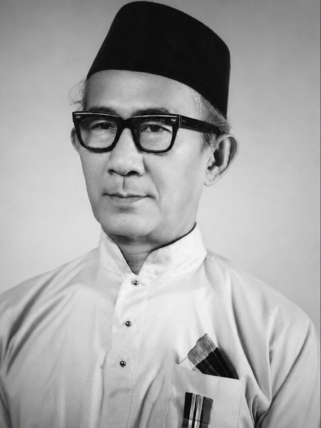 Dari Bukittinggi ke Singapura: Jejak Abadi Zubir Said