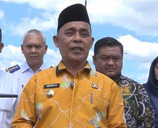 Bupati Herman Ungkap Jurus Pemkab Inhil Pulihkan Ekonomi Petani Kelapa
