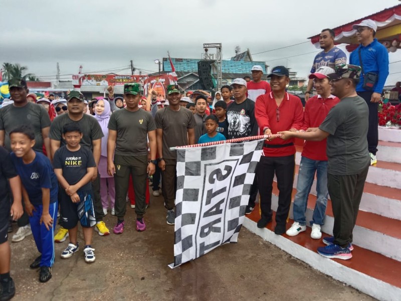 Meriahkan HUT RI ke-80, Danramil 06/Kateman Ikuti Senam Bersama dan Jalan Santai
