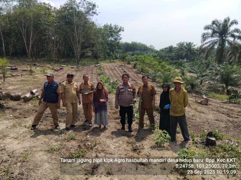Desa Hidup Baru Siap Jadi Lumbung Pangan! Bhabinkamtibmas Polsek KKH Dampingi Petani Tanam Jagung Pipil!