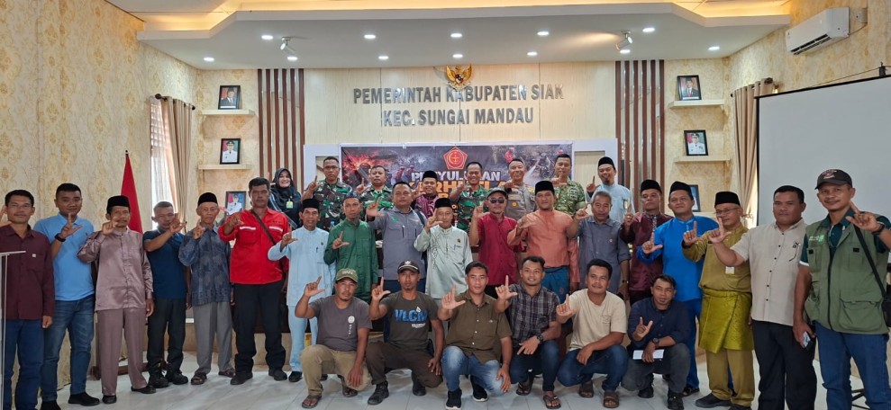 Mabes TNI Berikan Penyuluhan Karhutla Kepada Masyarakat Sungai Mandau, Danramil 03/Minas Turut Mendampingi