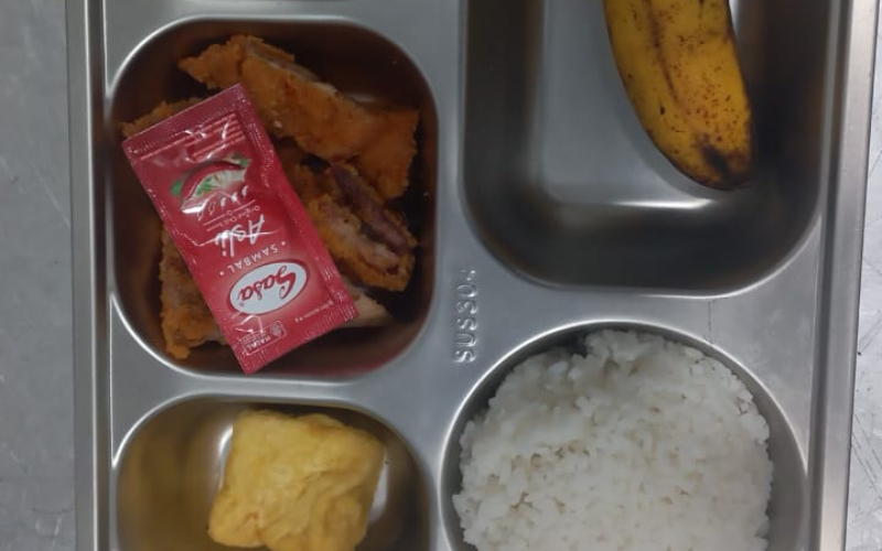 Program Gizi Gratis Sentuh 4 Sekolah di Bukit Kapur, Babinsa Pastikan Distribusi Aman dan Lancar