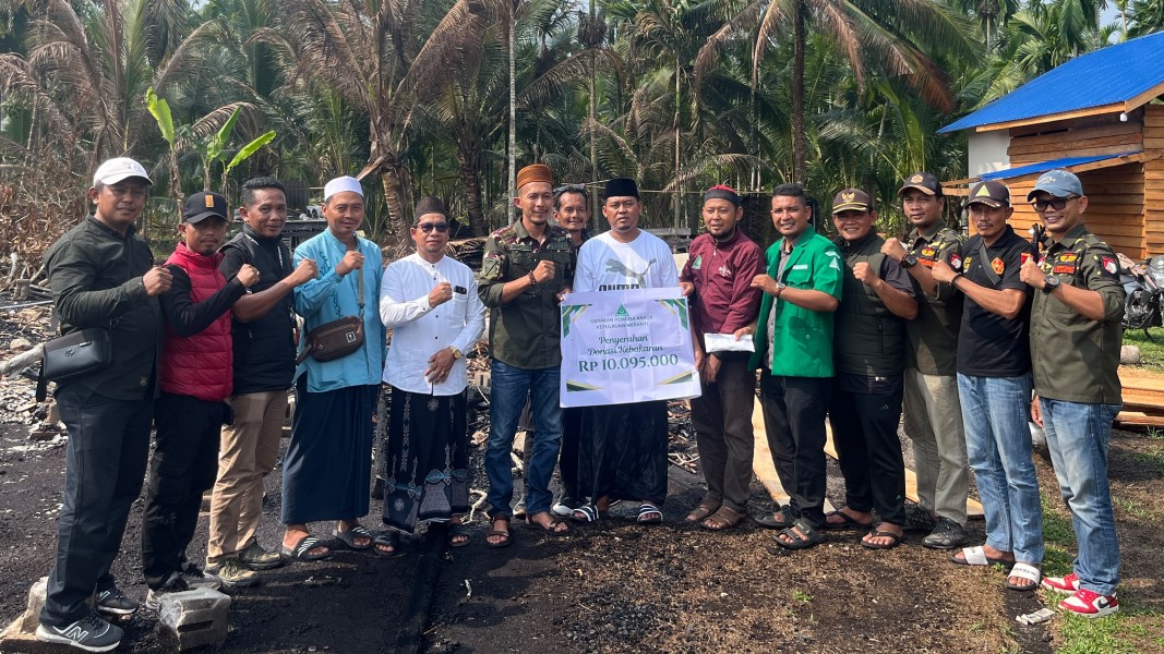 Ringankan Beban Sahabat, Ansor Banser Meranti Salurkan Donasi untuk Kader Korban Kebakaran
