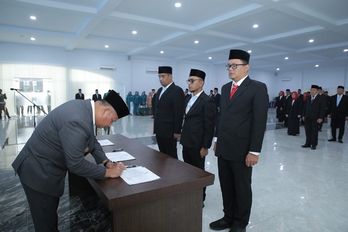 Diperkuat Wajah Baru, Wakil Bupati Asahan Lantik Pejabat Tinggi Pratama hingga Camat