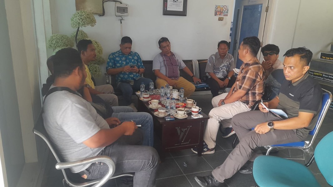 Massa Aksi Perawang Sambangi Pelindo Pekanbaru, Desak Penghentian Operasional PT KIMI