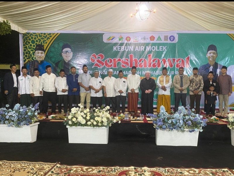 700 Jemaah Padati Masjid Nailul Ihsan, PTPN IV Regional III Gelar Kebun Air Molek Grup Bershalawat