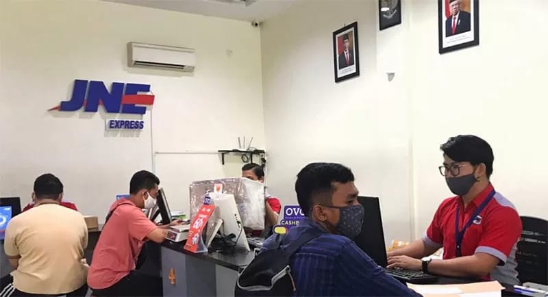 JNE Pekanbaru Gratiskan Ongkir Pengiriman Bantuan Bencana Sumatera