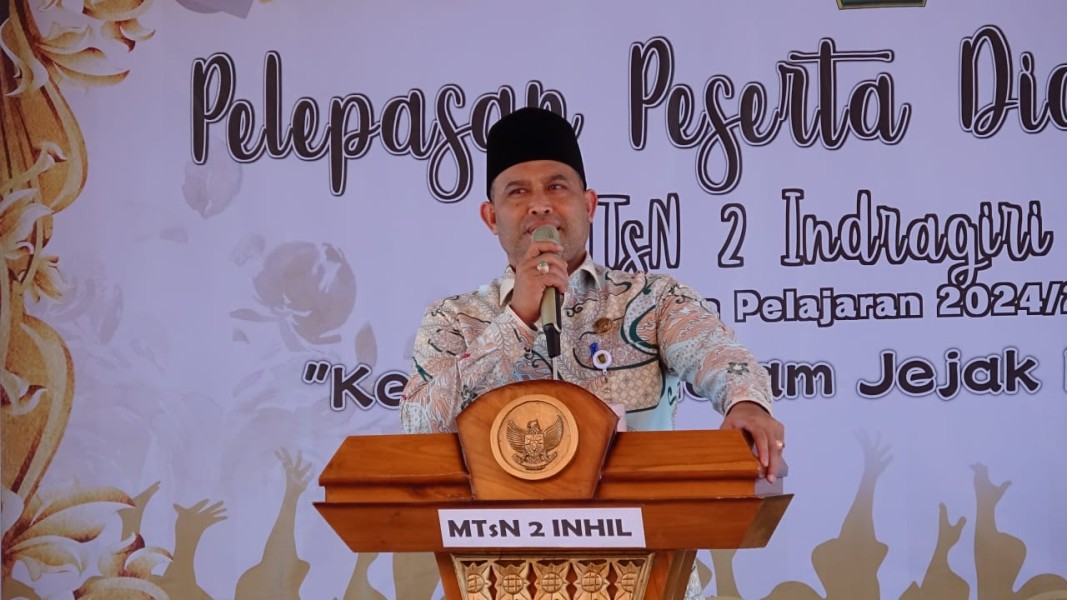 Staf Ahli Bupati Inhil Hadiri Acara Pelepasan Siswa Kelas IX MTsN 2 Tembilahan