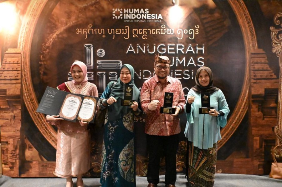 Unri Sabet Lima Penghargaan Sekaligus di Anugerah Humas Indonesia 2025