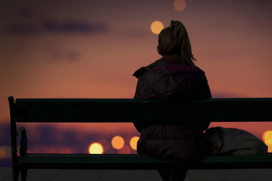 Mengapa Tetap Merasa Kesepian Meski Punya Pasangan? Ini Penjelasan Psikolog