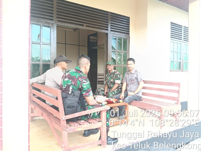 Silaturahmi ke Polsek Teluk Belengkong, Danposramil 06/Kateman Sampaikan Selamat Hari Bhayangkara ke-79