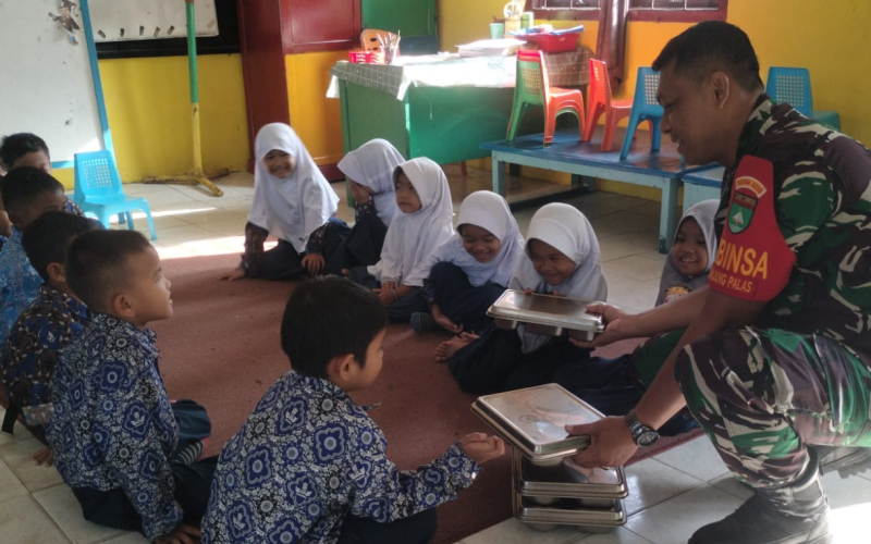 Sebanyak 2.480 Warga Tanjung Palas Terima Bantuan Makanan Bergizi Gratis