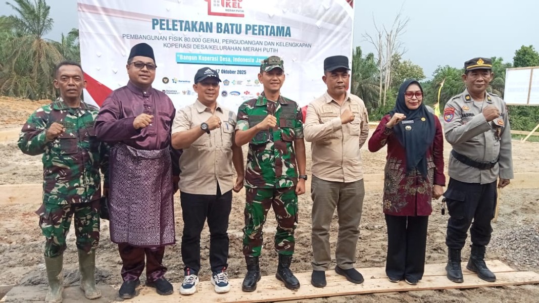 Dandim 0314/Inhil Letkol Arm Wahib Mustofa Pimpin Peletakan Batu Pertama Gerai Koperasi Desa Merah Putih di Batu Ampar