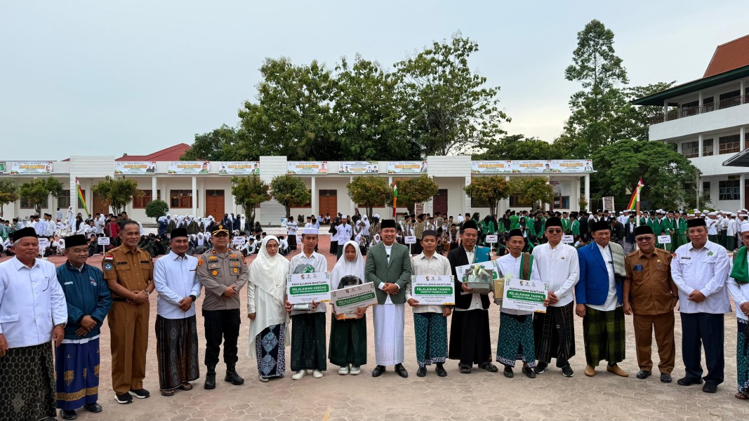 Wakil Bupati Husni Thamrin Hadiri Upacara Hari Santri di Ponpes Hidayatul Ma’arifiyah Pangkalan Kerinci