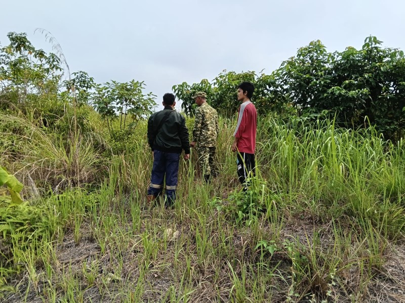 Sertu Joko Purnomo Patroli Karhutla di Kampung Lubuk Umbut, Pastikan Wilayah Tetap Aman dari Ancaman Kebakaran