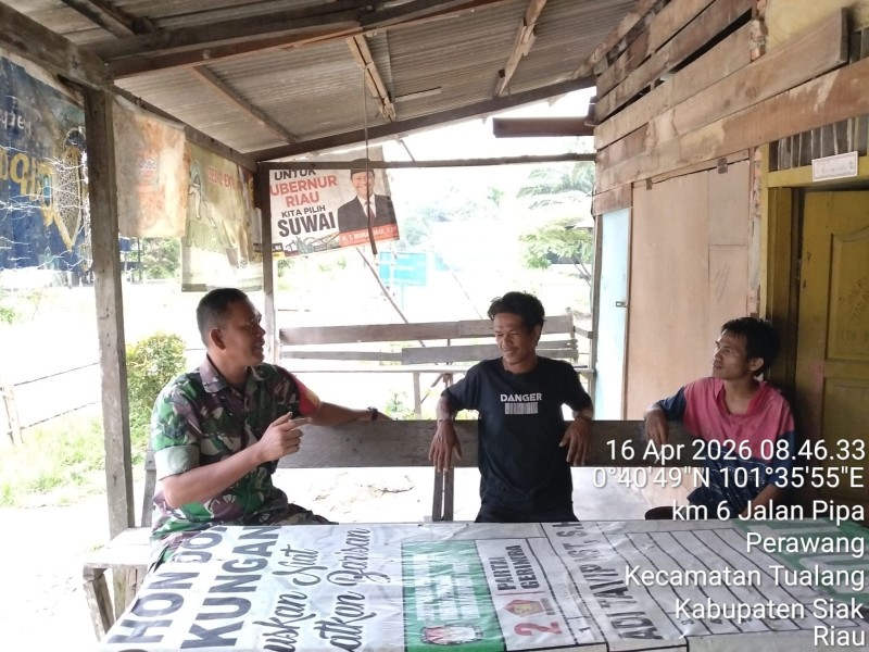 Babinsa Serka A. Pardosi Gelar Komsos di Perawang, Ajak Warga Peduli Kesehatan dan Lingkungan