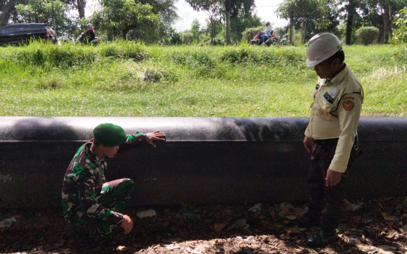 Disepanjang Jalur Pipa Minyak, Koramil 01 Aktif Patroli
