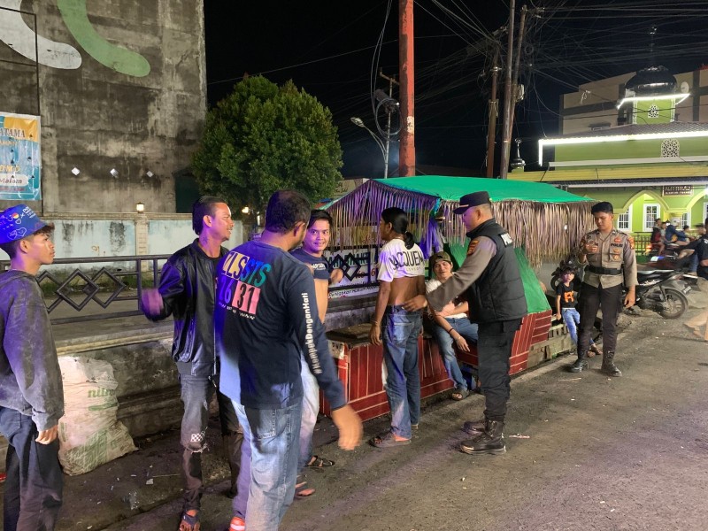 Kapolsek Tembilahan Pimpin Patroli Bersama Forkopincam, Pastikan Kota Kondusif