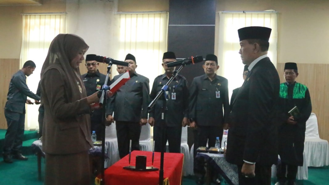 Wabup Inhil Lantik 10 Pejabat Pimpinan Tinggi Pratama, Tekankan Kinerja dan Inovasi OPD