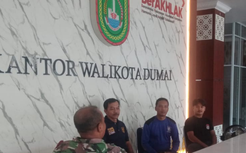 Komsos Babinsa Bukit Kapur: Bangun Silaturahmi dan Koordinasi Keamanan