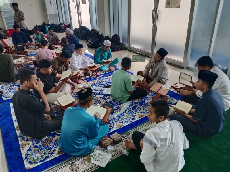 Ratusan Pelajar SMA dan SMK Antusias Ikuti P3R-SQT  Masjid Al-Maqari Riau