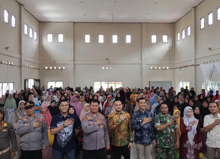 Jumat Perdana 2026, Elang 3 Hambalang Riau & Forkopimcam Santuni Warga Kurang Mampu, Kapolsek: Komitmen Berbagi, Awal yang Baik!