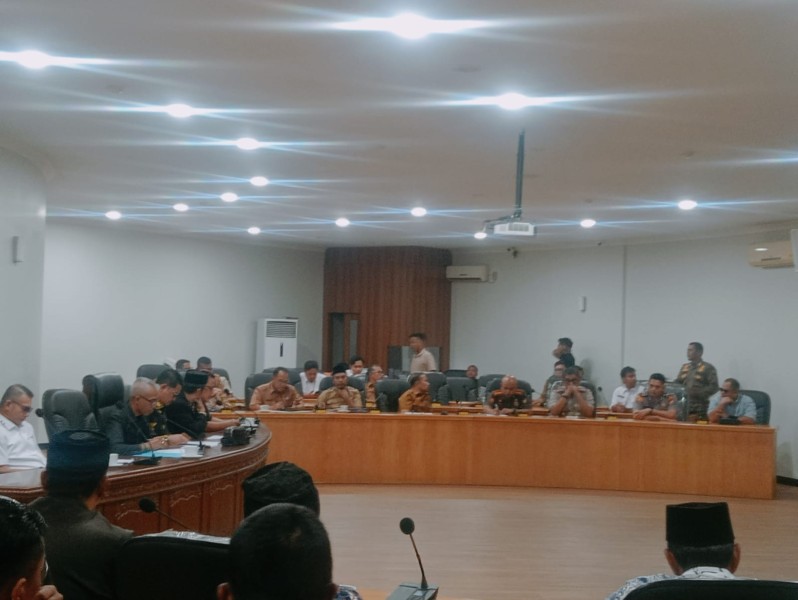 RDP Komisi I DPRD Kampar Memanas, Humas Elang 3 Hambalang Riau Disoraki Saat Beri Jawaban Masyarakat