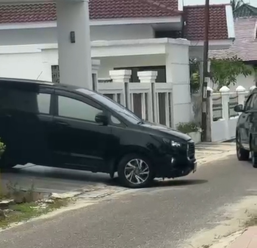 KPK Sita Satu Koper Dokumen di Rumah Mewah Tenaga Ahli Gubri dan Kadis PUPR, CCTV Juga Diamankan