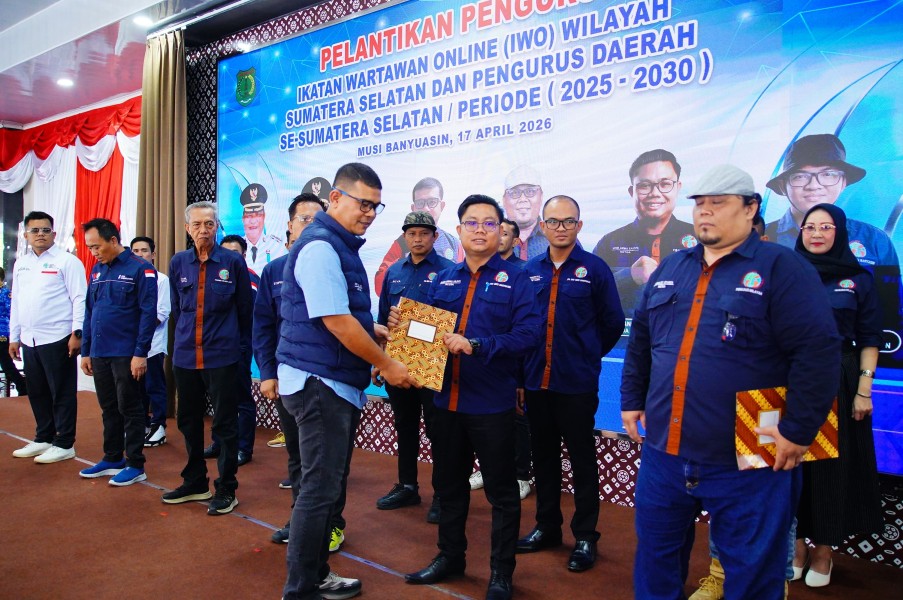 PW dan 5 PD se-Sumsel Resmi Dilantik, Yudhistira Ajak IWO Kontrol Lingkungan di Muba Sebagai Kawasan Tambang Minyak