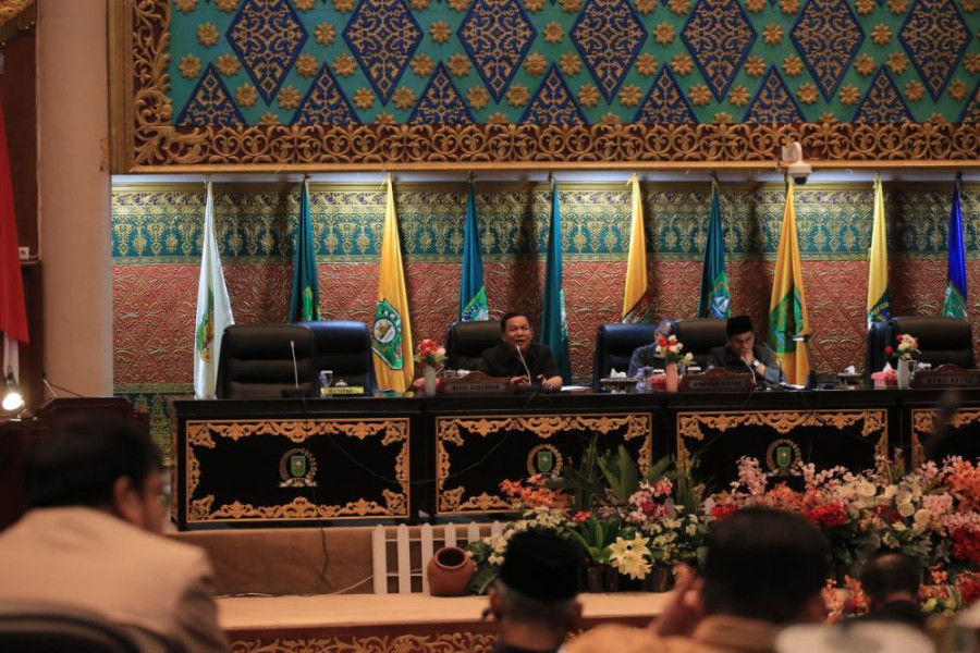 Lama Tak Muncul, Akhirnya Wakil Gubernur Riau Dengarkan Arahan DPRD Matangkan Arah Pembangunan