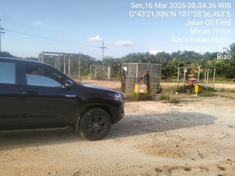 Babinsa Koramil 03/Minas Serda Mayus Maruli dan Koptu Salomo Sembiring Laksanakan Patroli Penguatan Binter SKK Migas di Minas Field