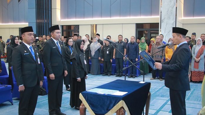 Sah! Reza Aulia Pimpin DLHK dan Tengku Denny Jabat Kepala Bapenda Pekanbaru