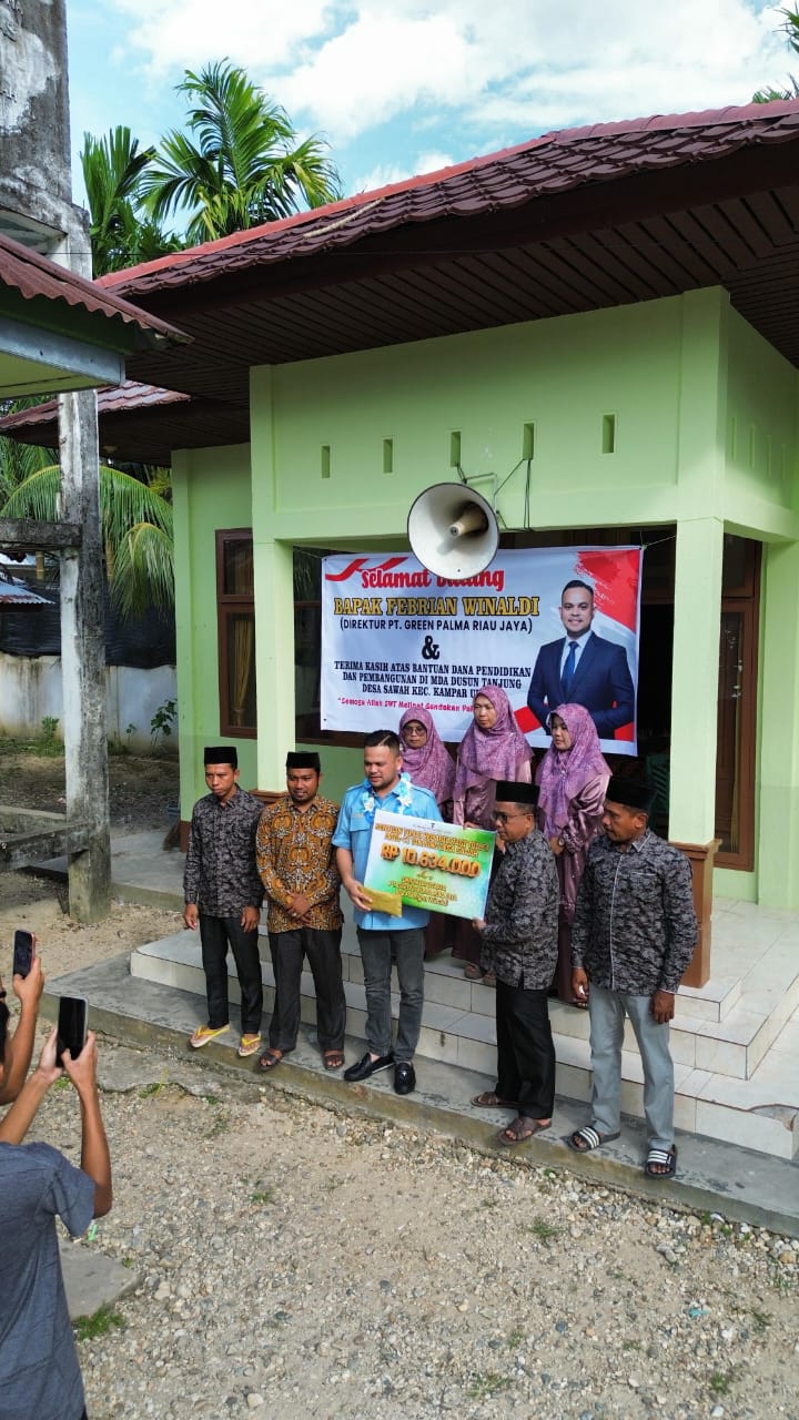 Air Mata Syukur di MDTA Dusun Tanjung: Pebriyan Wnaldi Bangun Toilet dan Bayarkan Gaji Guru yang Lama Tertunda
