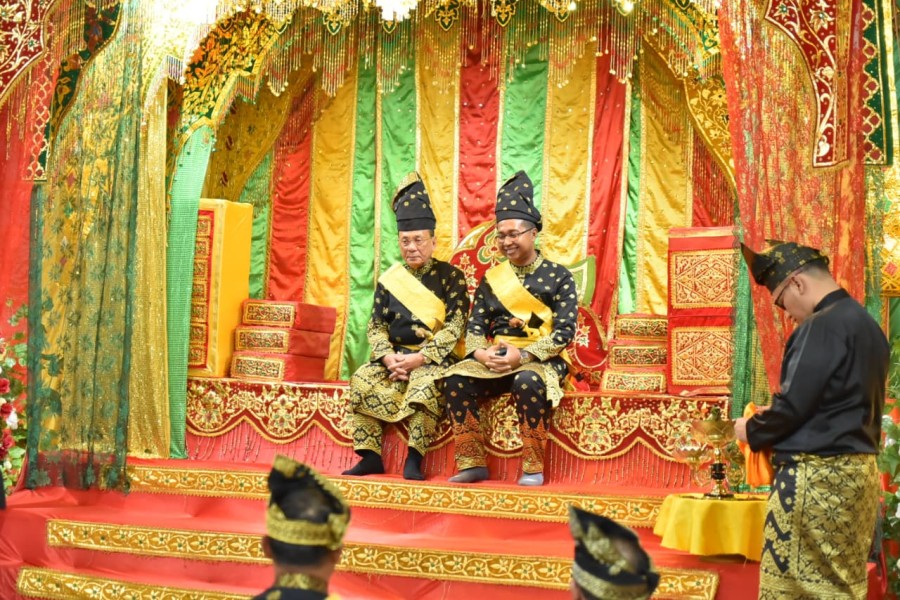 Bupati Rohil Resmi Sandang Gelar Datuk Seri, Wabup Jadi Datuk Timbalan