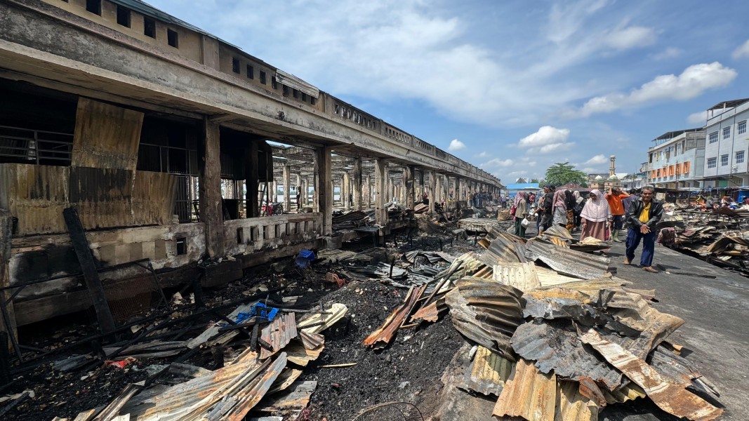 Ratusan Kios Pasar Tembilahan Ludes Terbakar, Diduga Akibat Arus Pendek Listrik