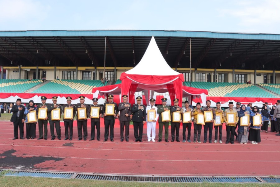 355 Personel dan Mitra Ekspedisi Merah Putih Presisi dapat Penghargaan dari Kapolda Riau