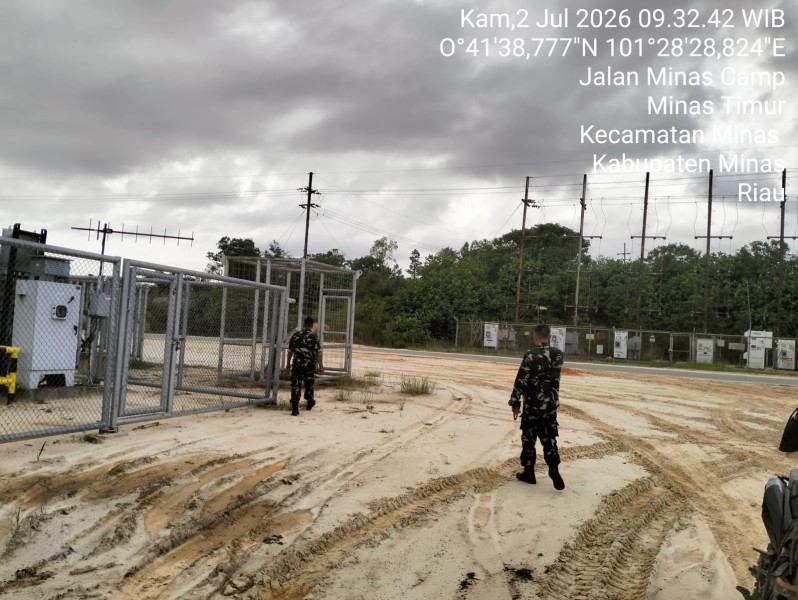 Babinsa Serda Mayus Maruli dan Koptu Salomo Sembiring Patroli Penguatan Binter SKK Migas di Minas Field, Situasi Tetap Aman