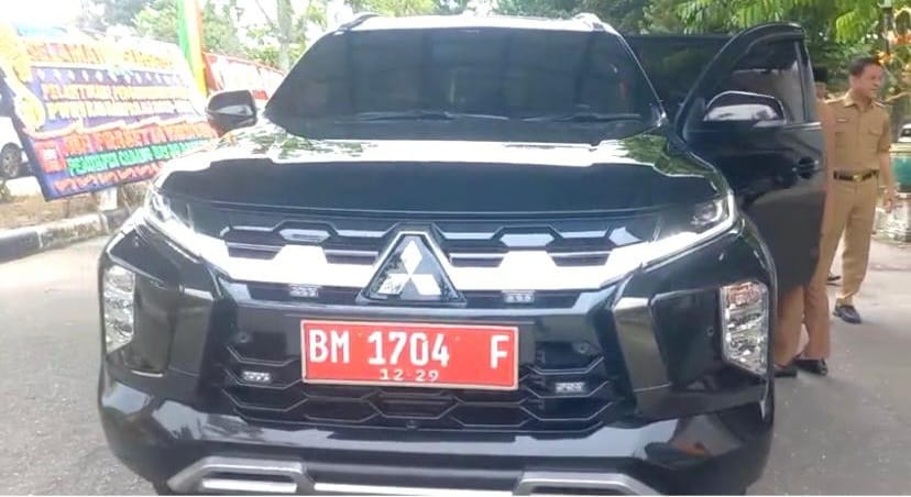 Hambali Selalu Gunakan Mobil Dinas Sekda, Vellfire Bupati Kampar Dimana?