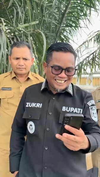 Pulau Mendol Segera Terhubung Listrik 24 Jam, Bupati Zukri Kawal Proyek Kabel Bawah Laut PLN