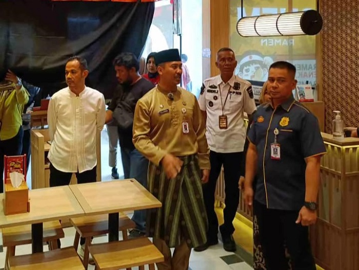 Restoran di Senapelan Plaza dan MP Nekat Buka Tanpa Izin di Siang Ramadhan