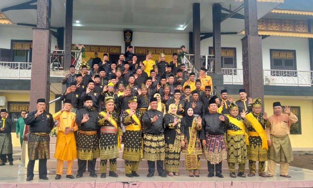 Bupati dan Wakil Bupati Rohul Dianugerahi Gelar Kehormatan Adat, LAMR Tegaskan Pentingnya Menjaga Tradisi