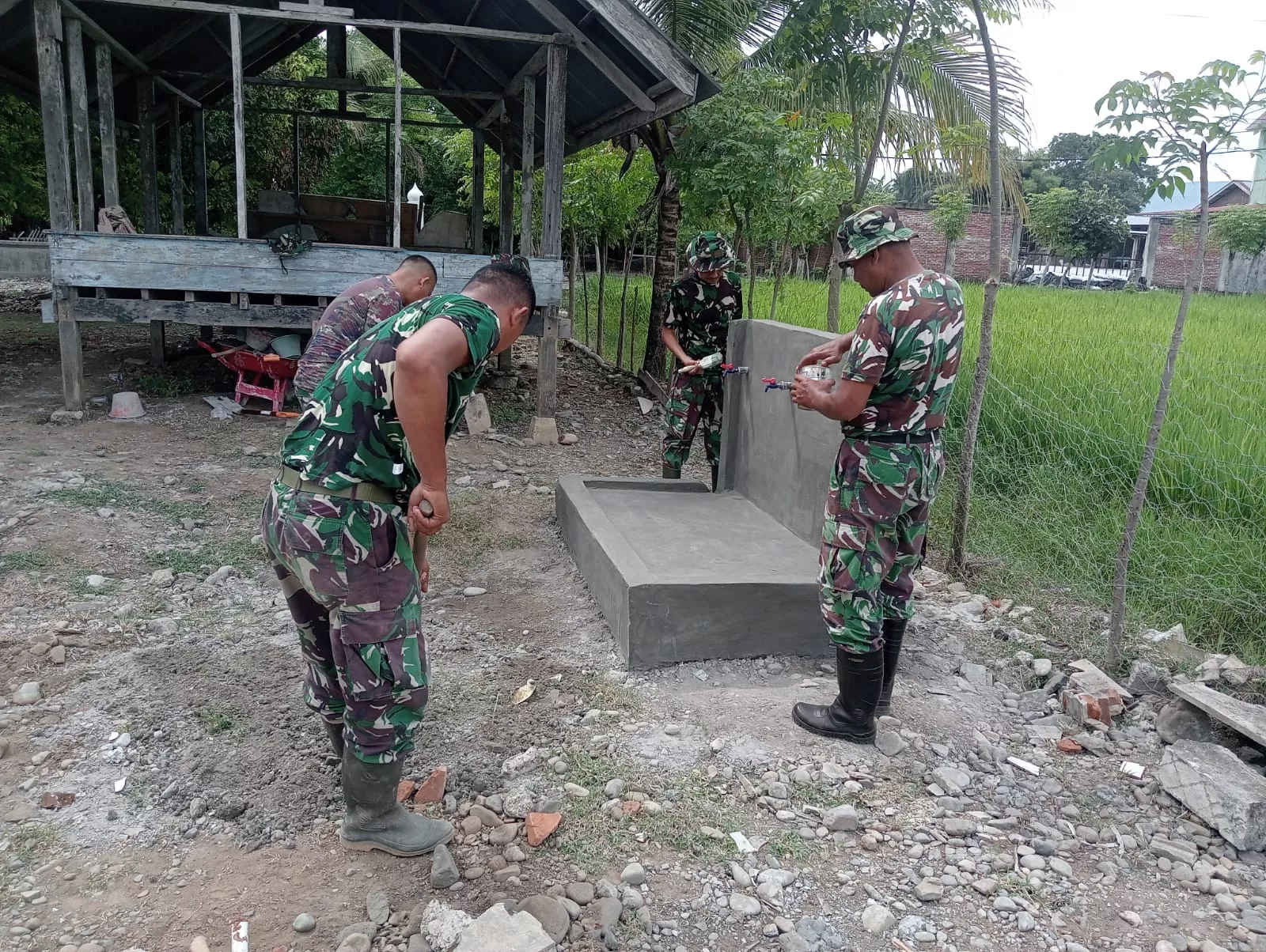 TMMD ke-129 Kodim 0102/Pidie Rampungkan MCK di Lhok Panah