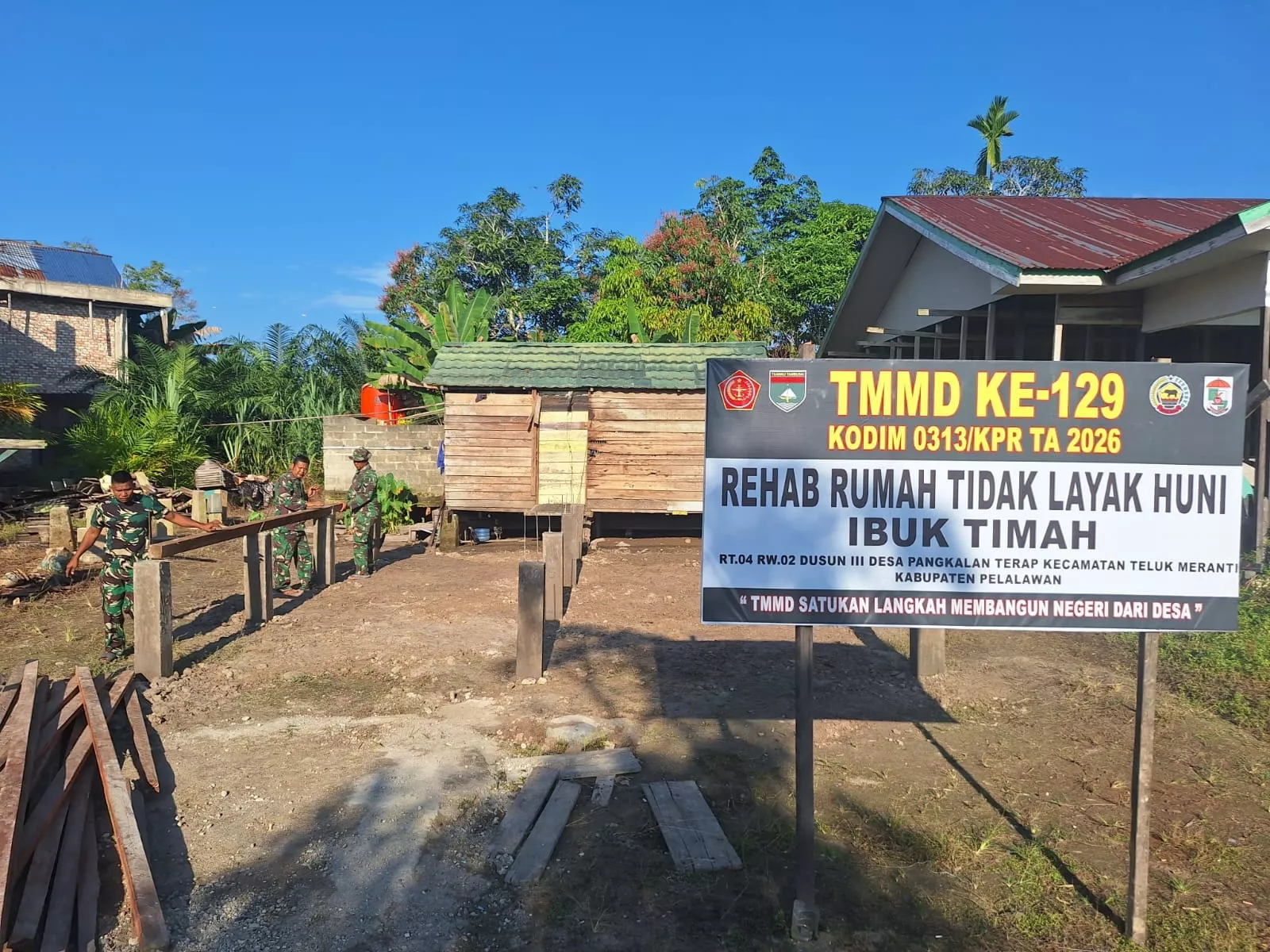 Wakilkan Impian Rumah Layak Huni, Program RTLH Ibu Timah di TMMD Ke 129 Kodim 0313//KPR Sentuh 13 Persen