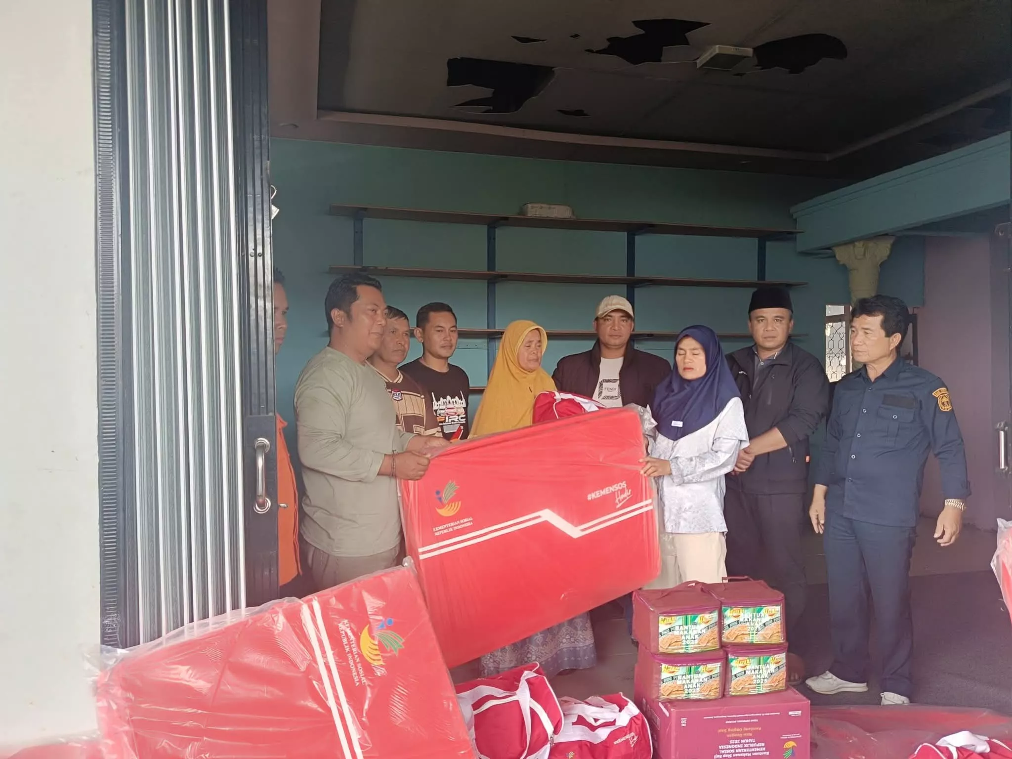 Sinergi Cepat Pemda dan DPRD Kerinci Salurkan Bantuan untuk Korban Kebakaran di Sungai Tanduk